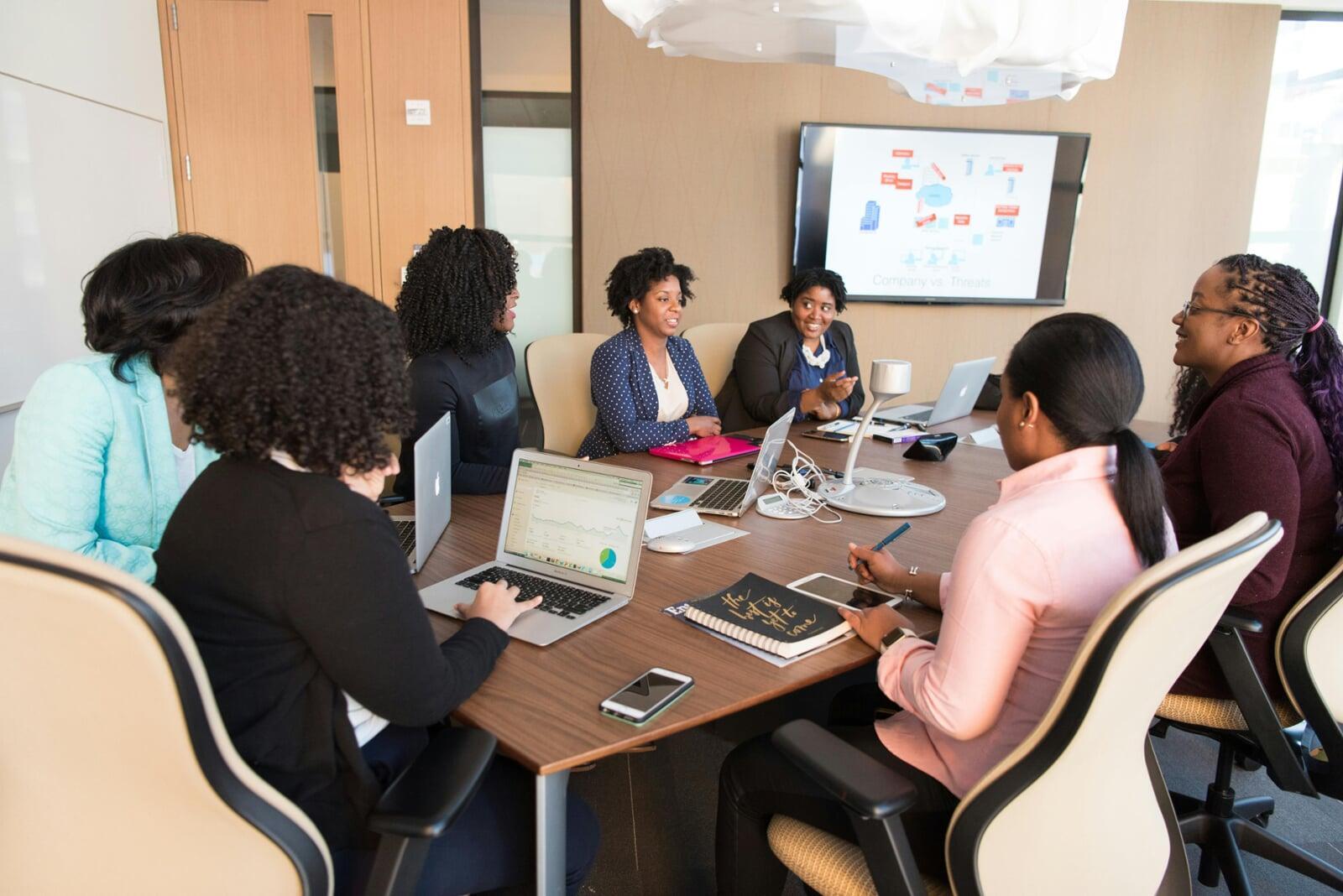 Marché De L’emploi Au Sénégal : Les 5 Secteurs Qui Recrutent Le Plus En 2025